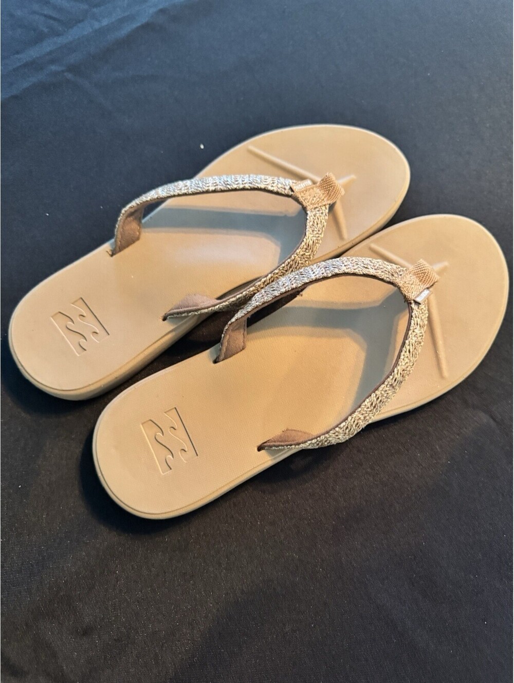 BILLABONG Tan Flip Flops Sandals Beach Summer Women's US Size 9